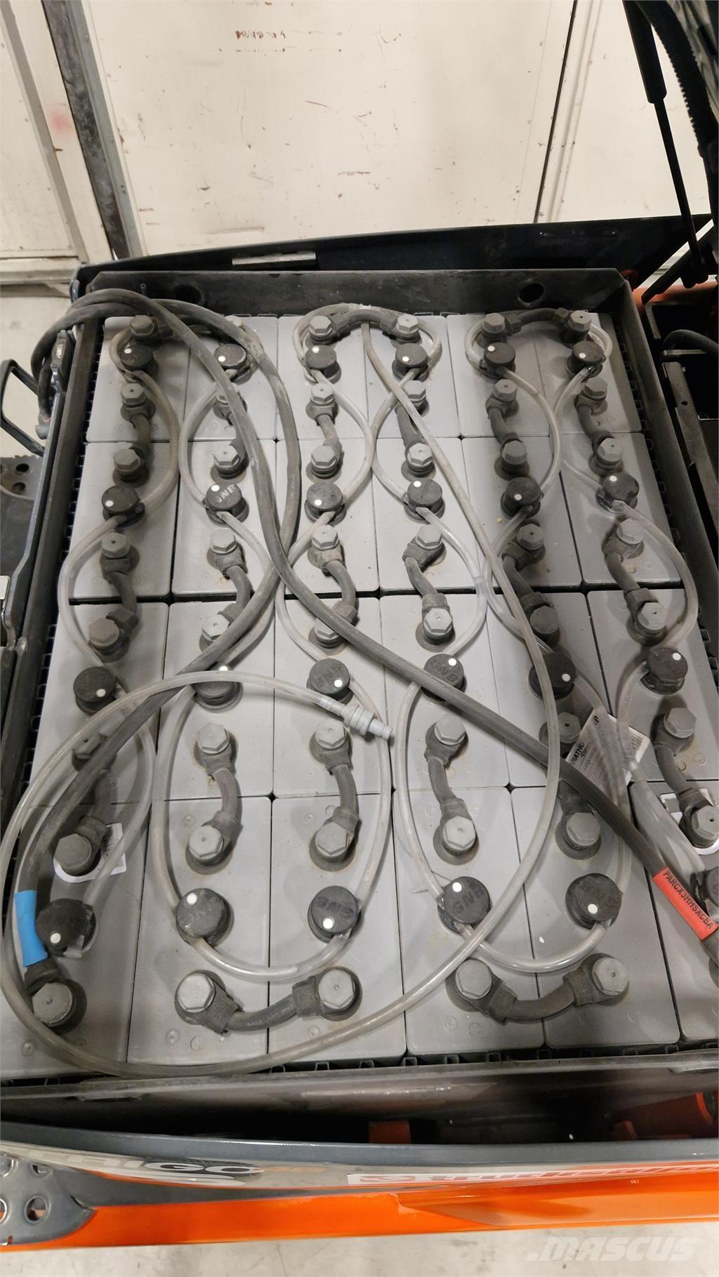 Toyota 8FBEK16T Elmotviktstruckar