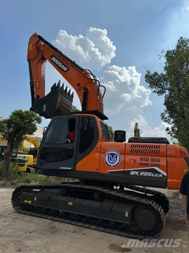 Doosan DX 225 LCA Midigrävmaskiner 7t - 12t