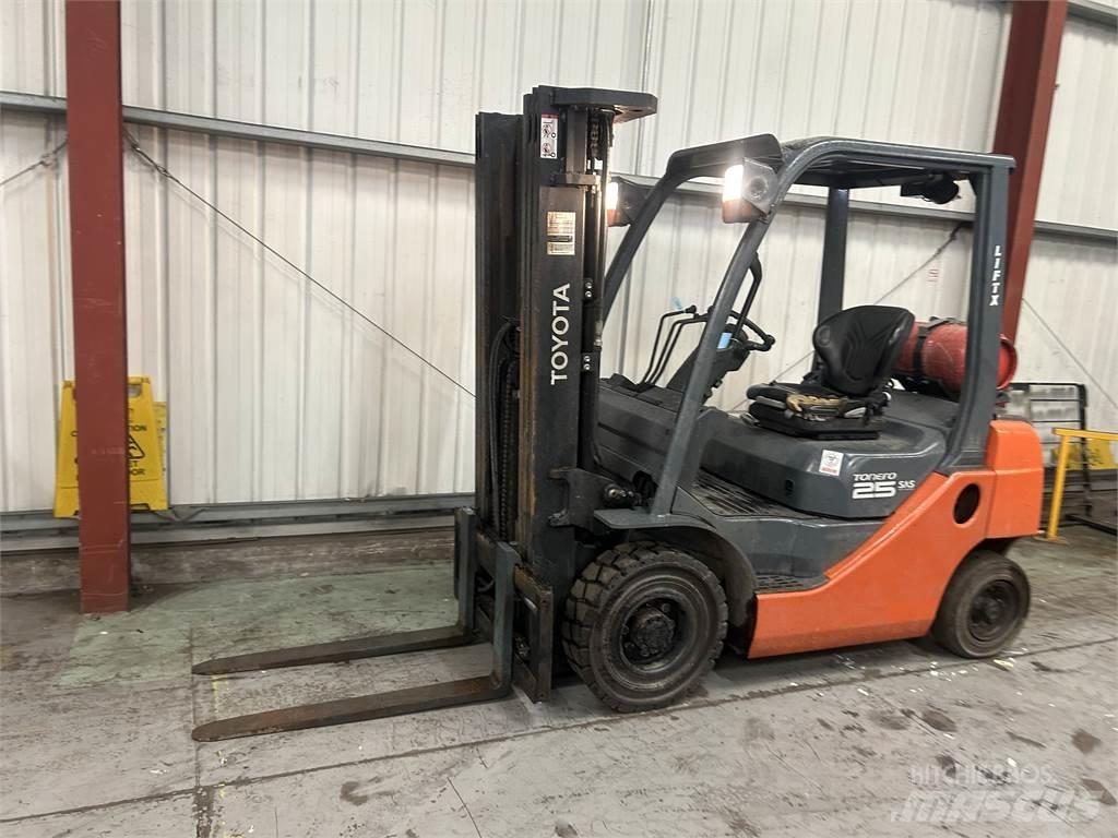 Toyota 02-8FGF20 Gasolmotviktstruckar
