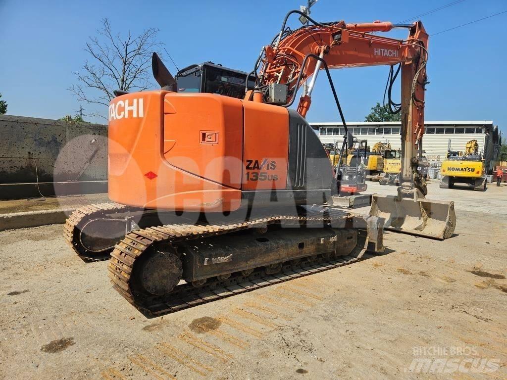 Hitachi ZX 135 US Bandgrävare