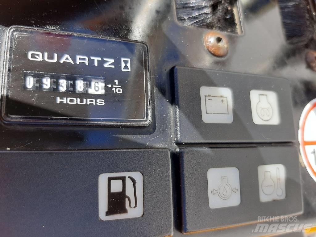 JCB 8008 CTS Minigrävare < 7t