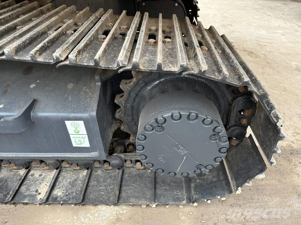 Komatsu PC200-8 Bandgrävare