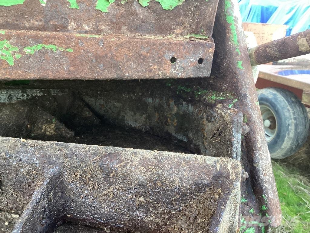 Bergmann TSW 3140 T Fast- och kletgödselspridare