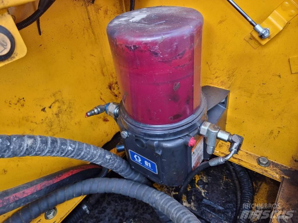 JCB JS 330 NC Bandgrävare