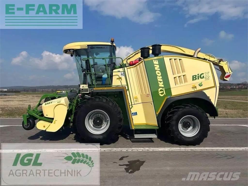 Krone big x 700 i Självgående fälthackar
