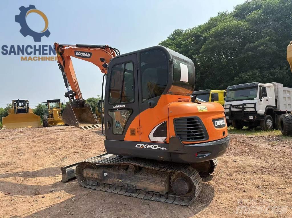 Doosan DX 60 Bandgrävare