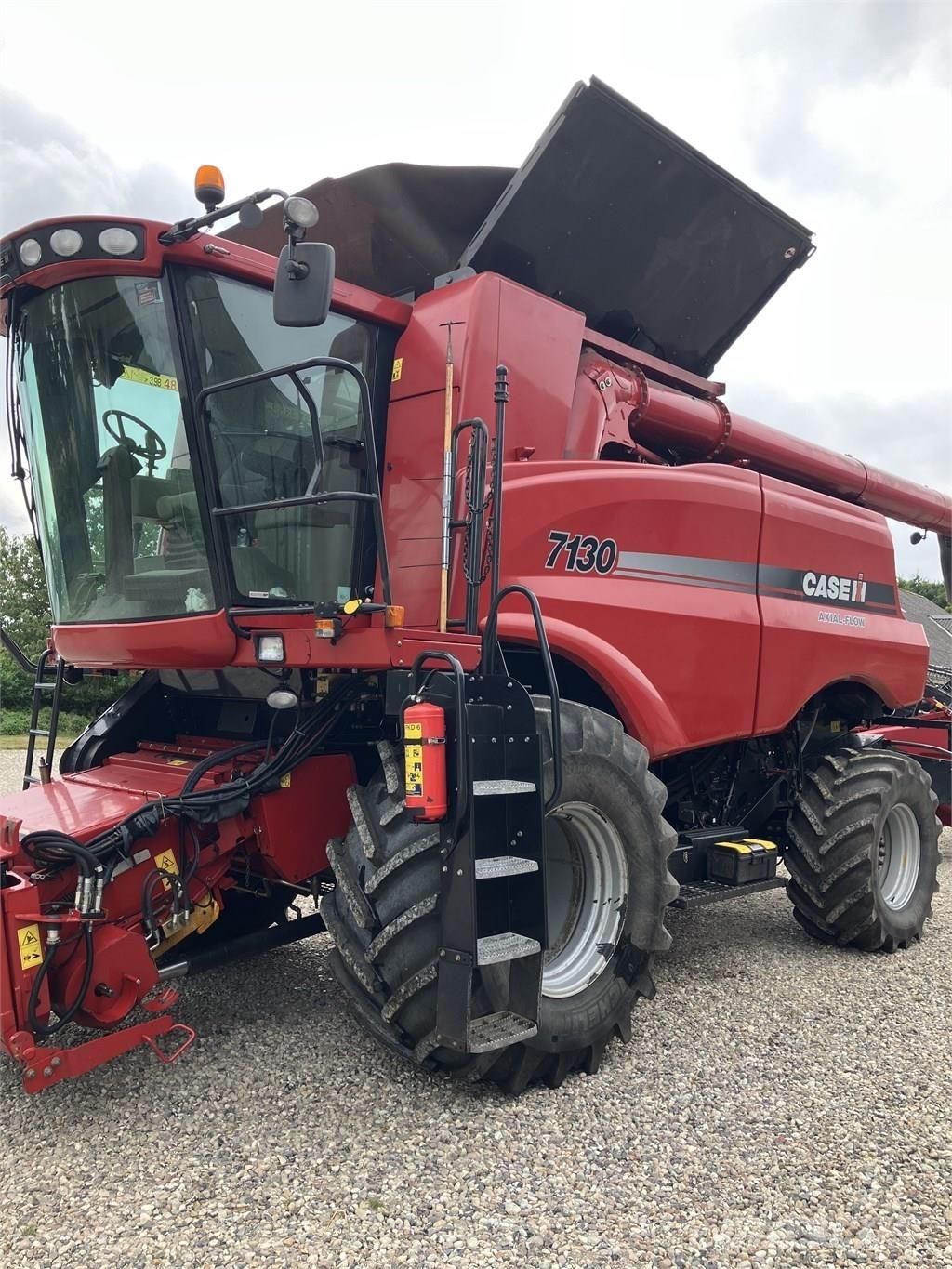 CASE Axial Flow 7130 Skördetröskor