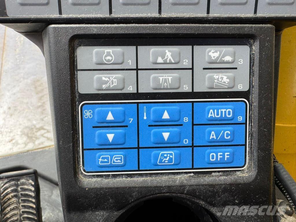 Komatsu PW180-11 Hjulgrävare