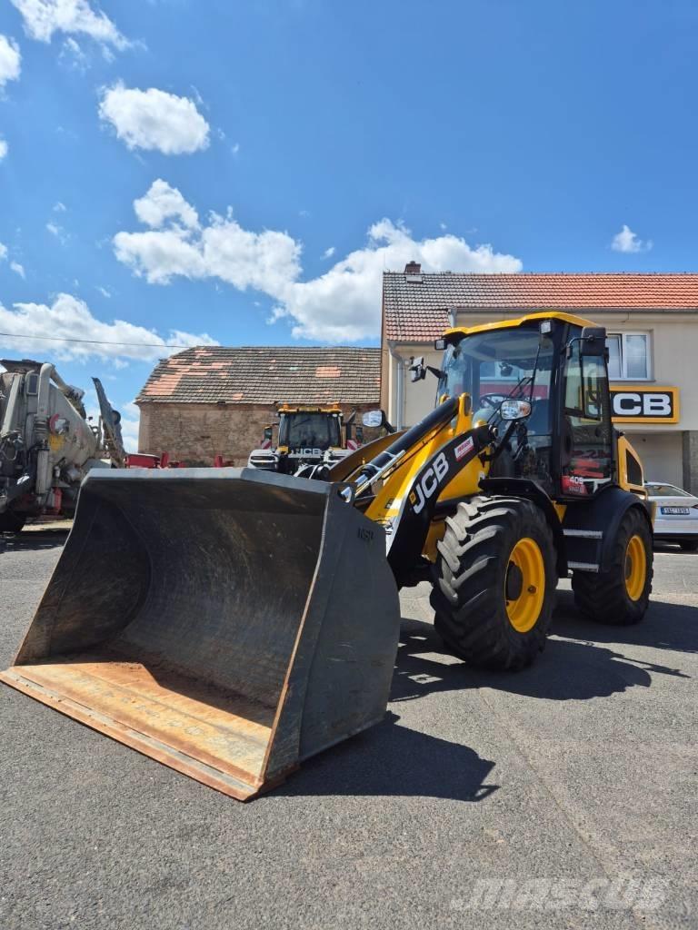 JCB 409 Agri Redskapsbärare för lantbruk