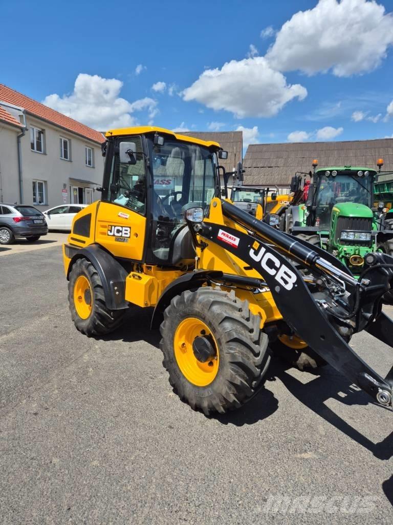 JCB 409 Agri Redskapsbärare för lantbruk