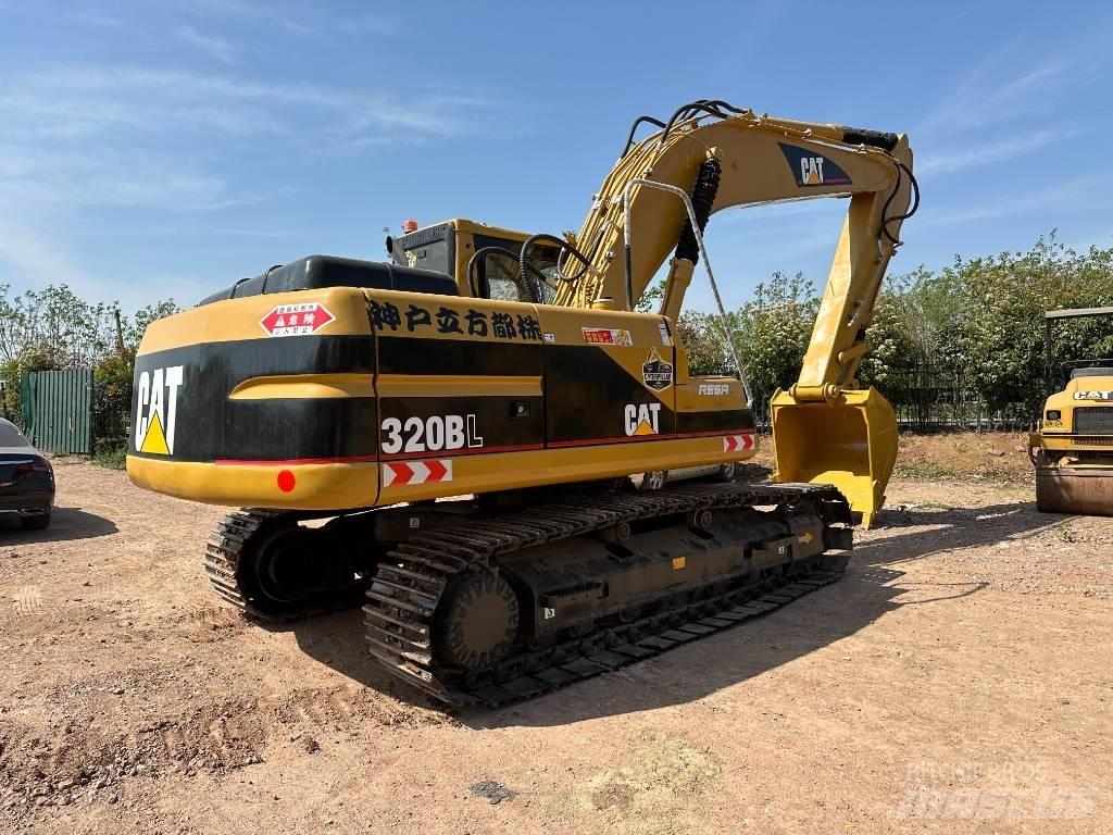 CAT 320 B L Bandgrävare