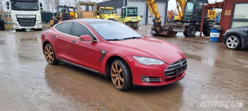 Tesla Model S P85D Personbilar