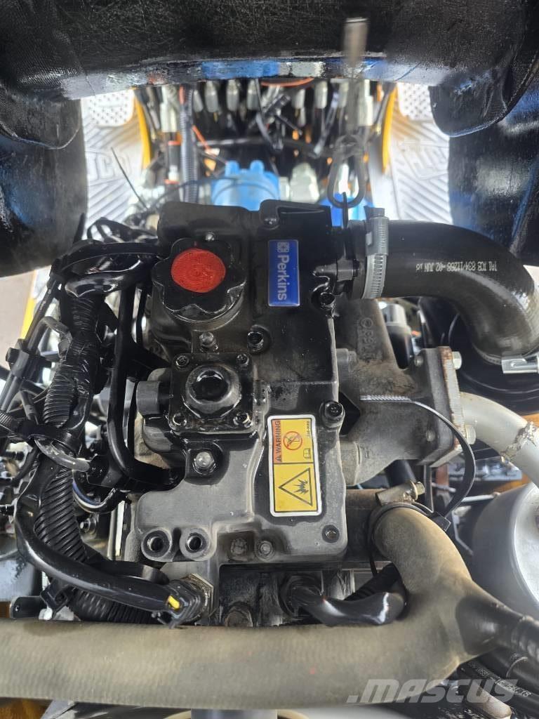 JCB 8008 CTS Minigrävare < 7t