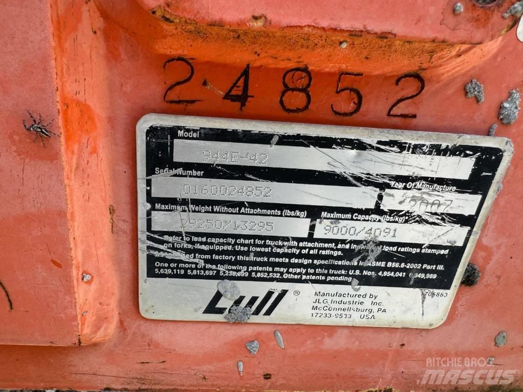 JLG 944 E-42 Teleskoplastare