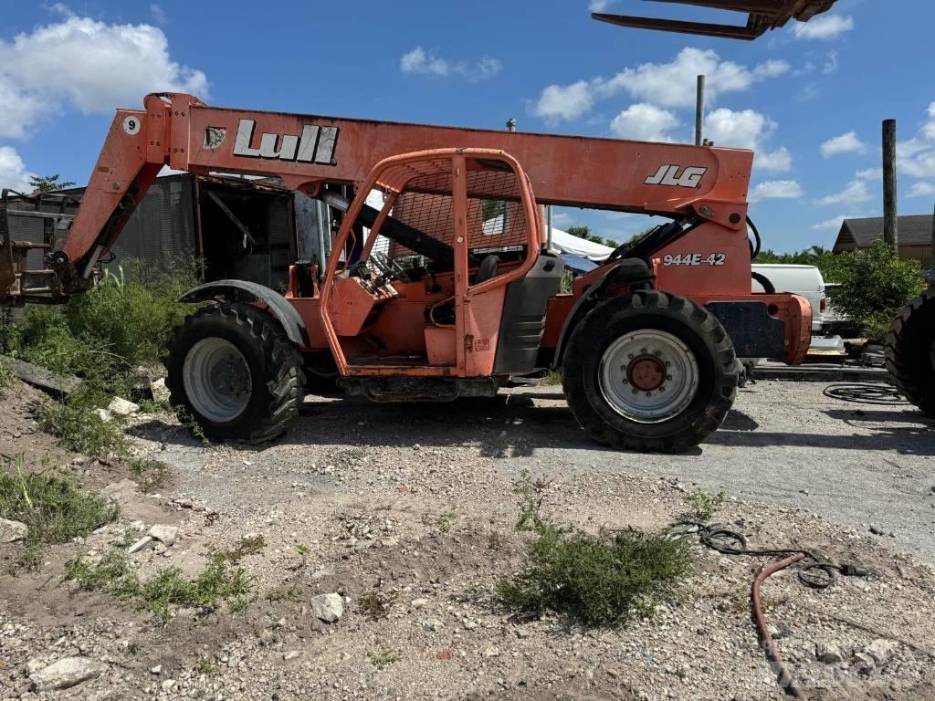 JLG 944 E-42 Teleskoplastare