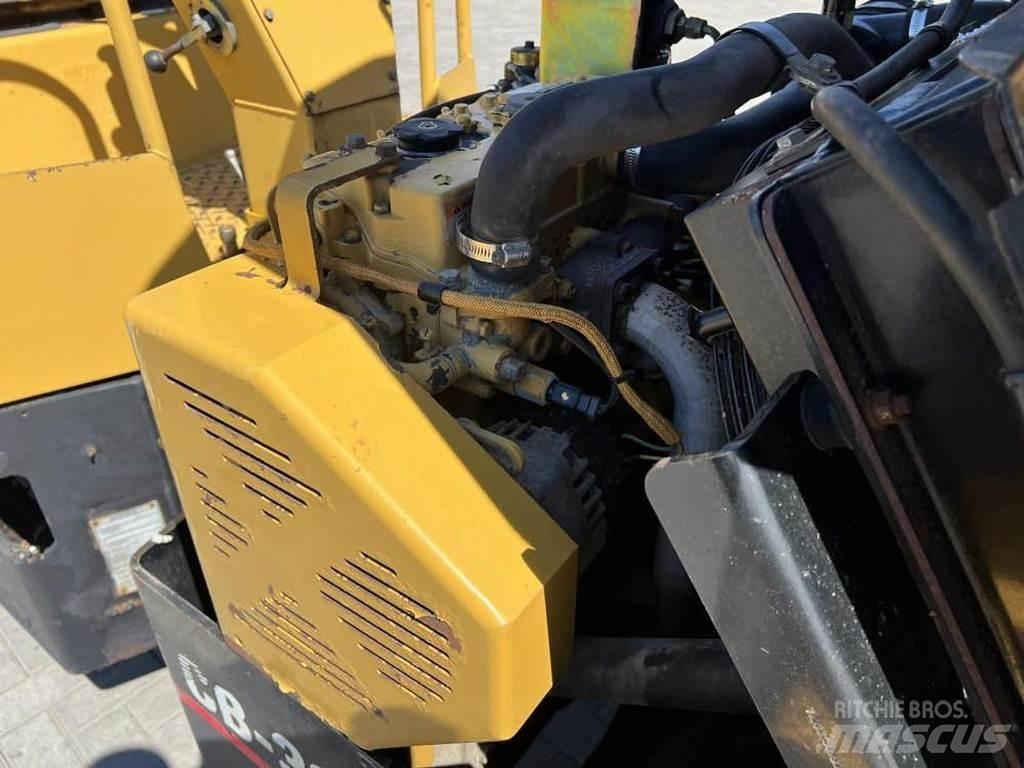 CAT CB 334E Tvåvalsvältar