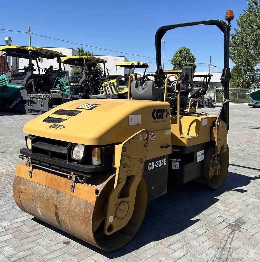 CAT CB 334E Tvåvalsvältar