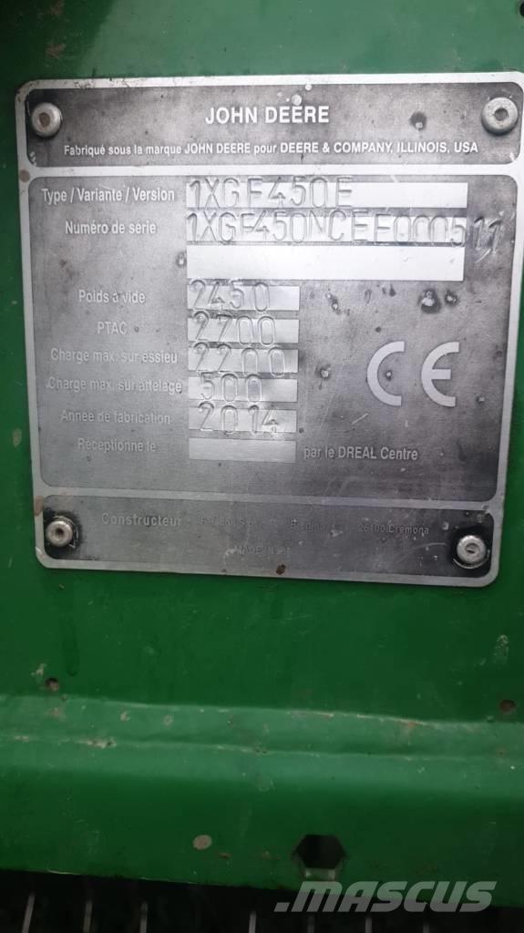 John Deere F 450 Rundbalspressar
