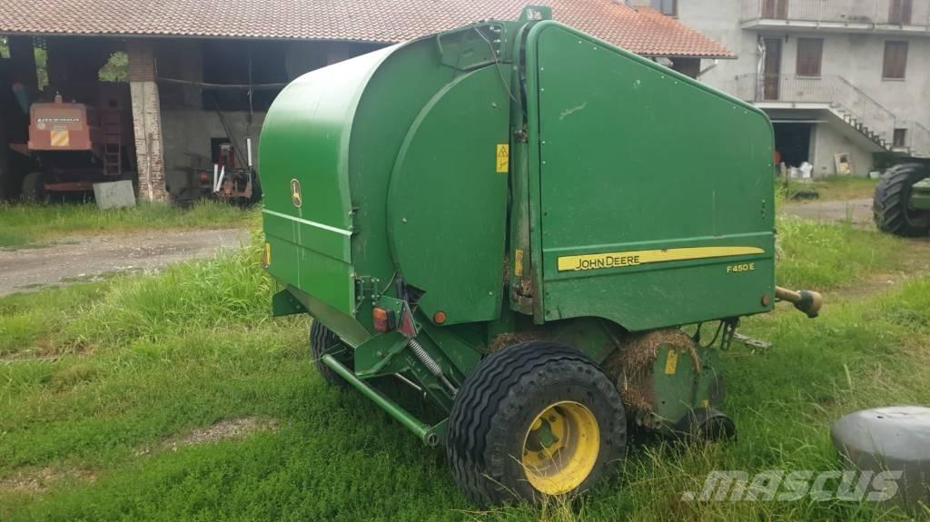 John Deere F 450 Rundbalspressar