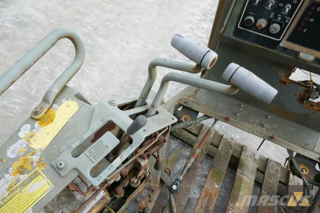 CAT 6T-3309 Hytter och interiör