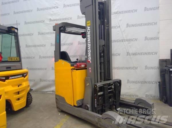 Jungheinrich ETV 325 Skjutstativtruck