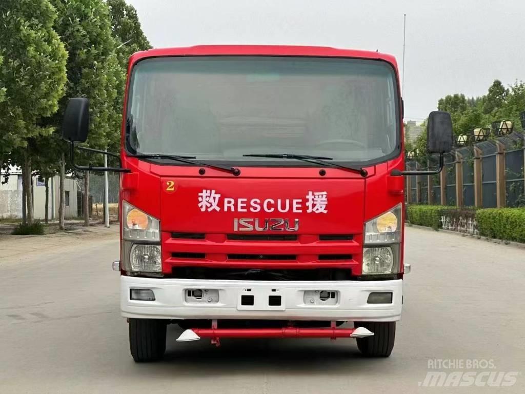 Isuzu ELF Plogbilar