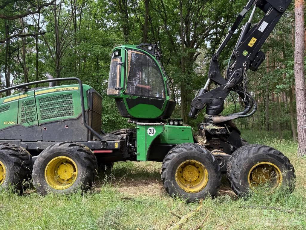 John Deere 1270 G Skördare