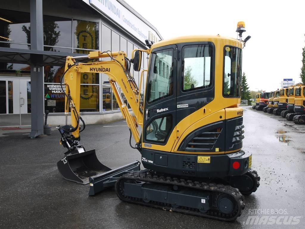 Hyundai R25Z-9AK Minigrävare < 7t