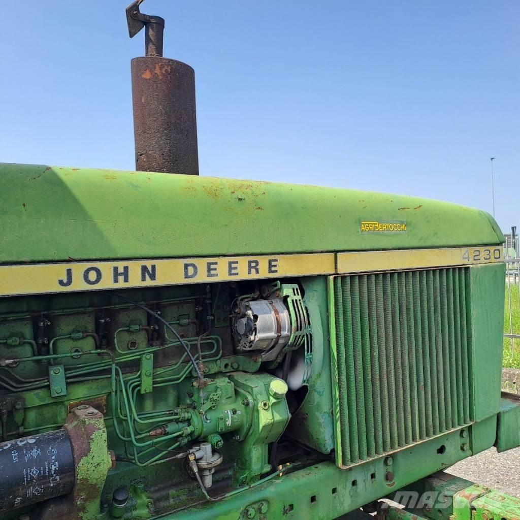 John Deere 4230 Traktorer