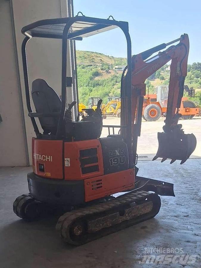 Hitachi ZX19U Minigrävare < 7t