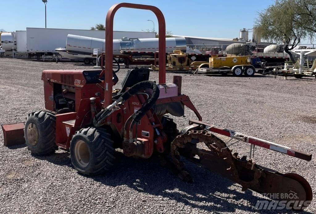 Ditch Witch 3700 DD Kedjegrävmaskiner