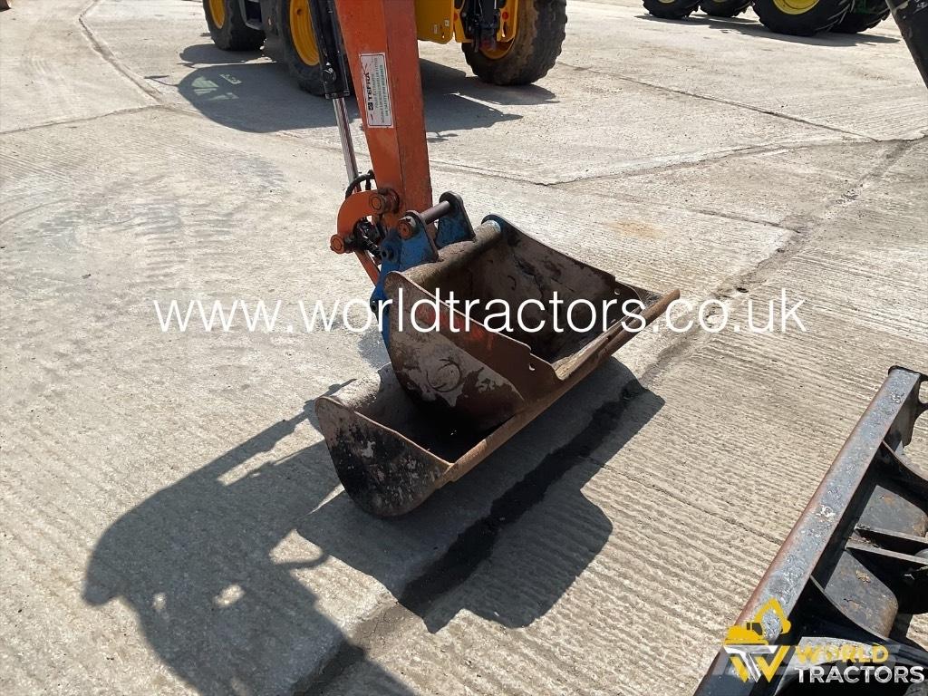 Hitachi ZX 26 U-5A Minigrävare < 7t