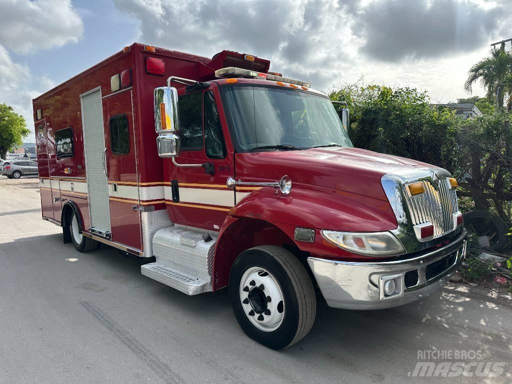 International 4300 Ambulanser