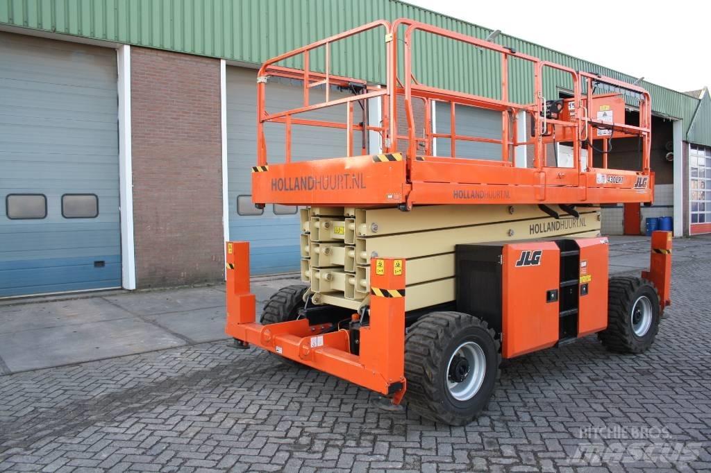 JLG 430 LRT Saxliftar