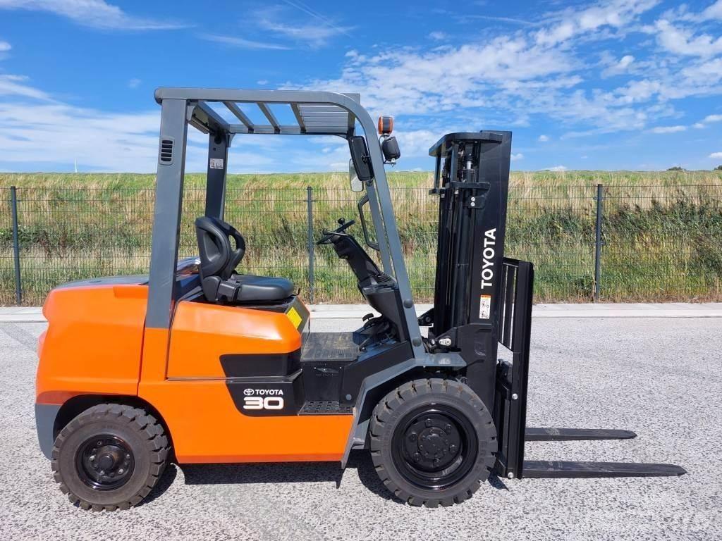 Toyota FDZN30 Dieselmotviktstruckar
