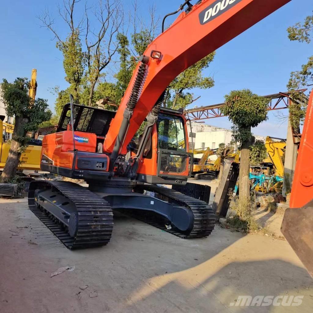 Doosan DX 225 LC Bandgrävare