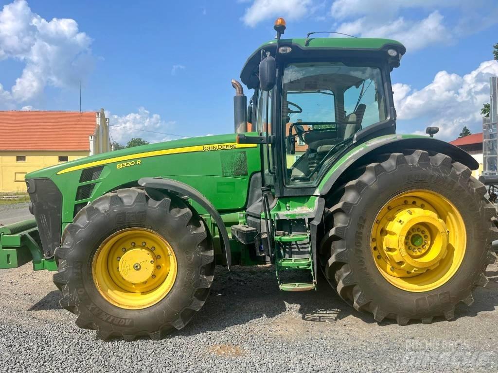John Deere 8320 R Traktorer