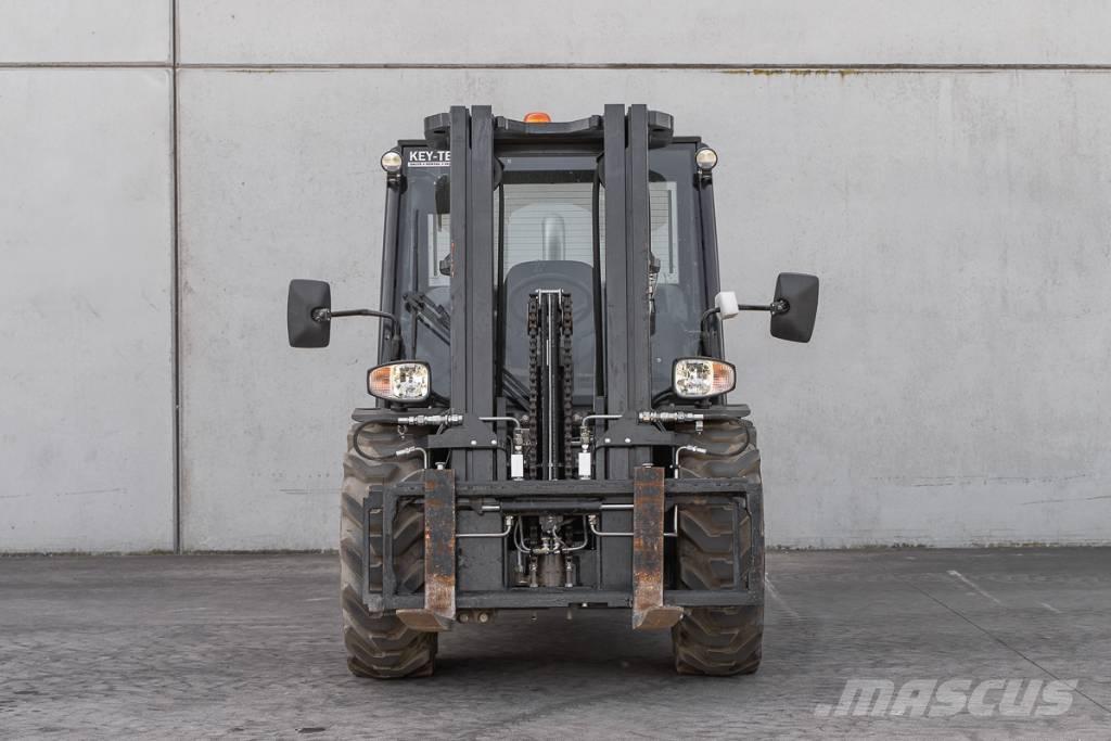 Manitou MC 25-4 Dieselmotviktstruckar