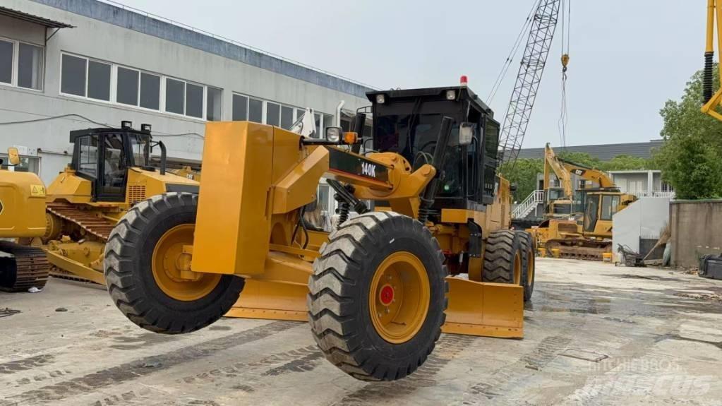 CAT 140 K Väghyvlar