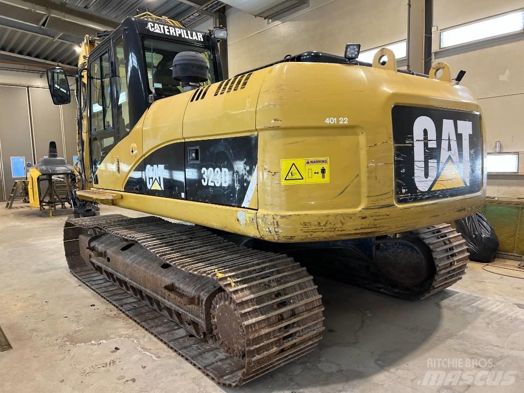 CAT 323 D L Bandgrävare