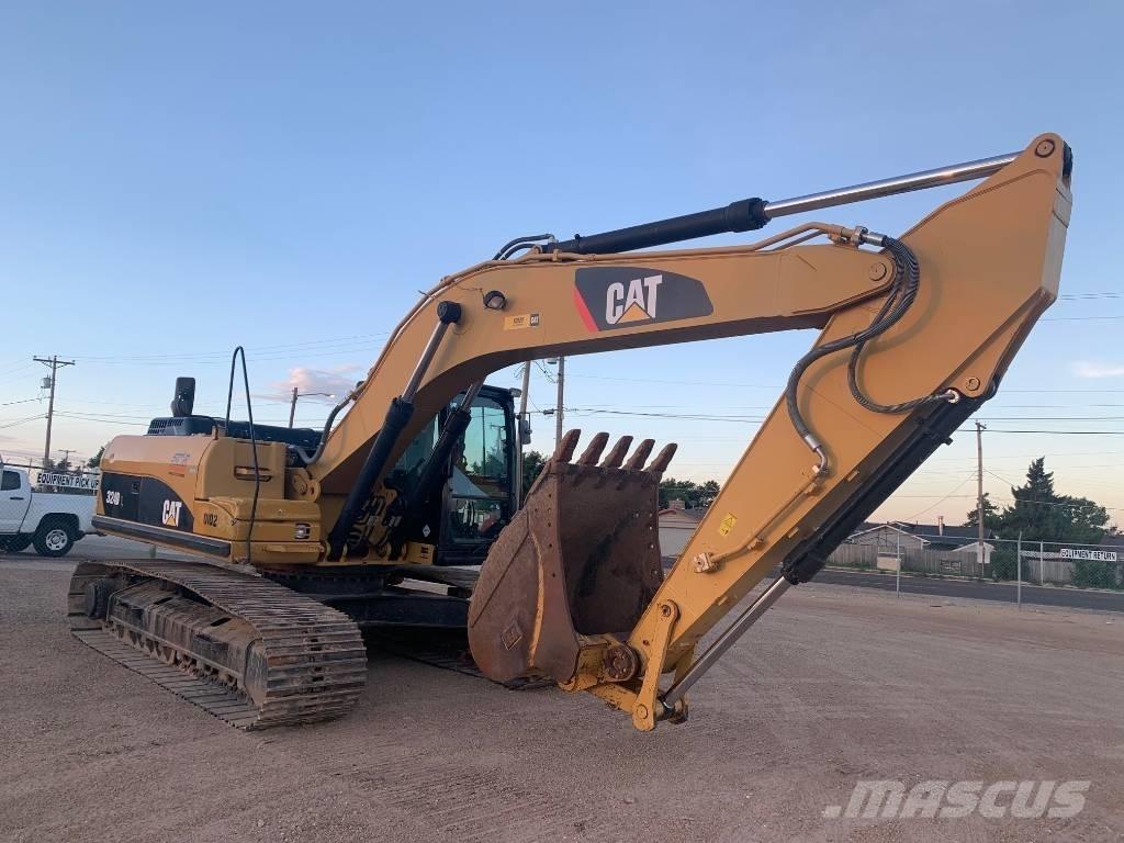 CAT 324 D L Bandgrävare