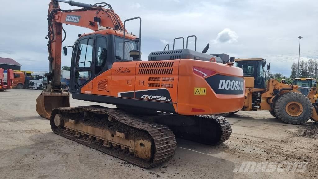 Doosan DX 255 LC-5 Bandgrävare