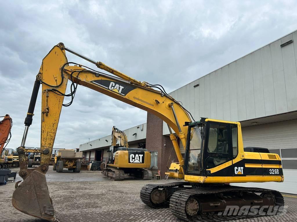 CAT 320 B L Bandgrävare
