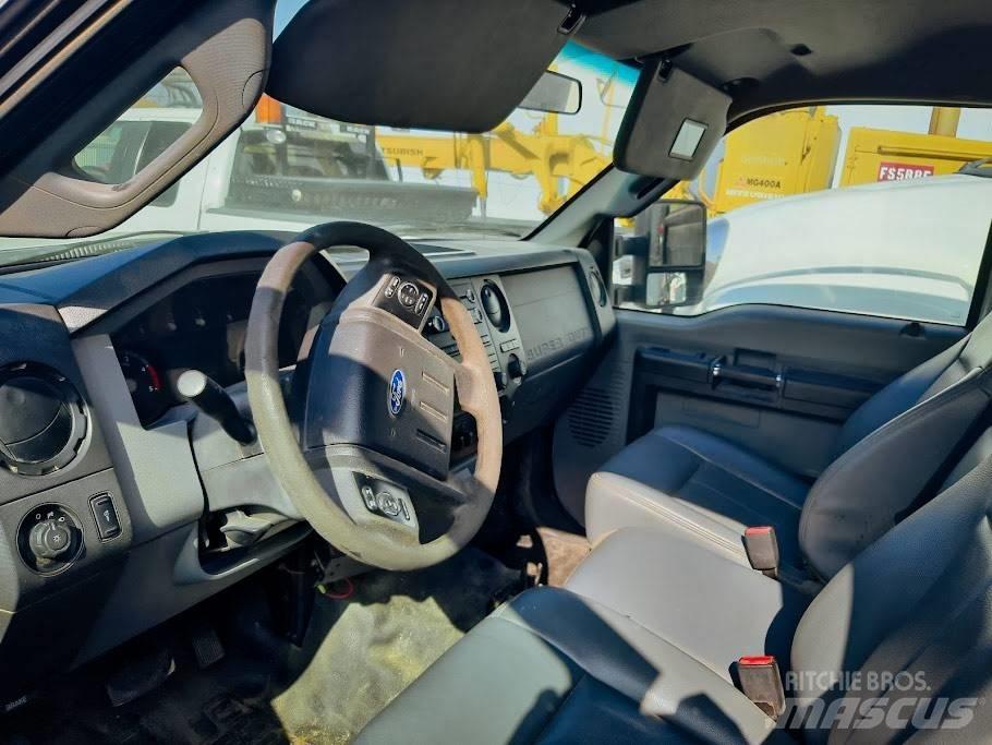 Ford F 550 Flakbilar/Pickuper