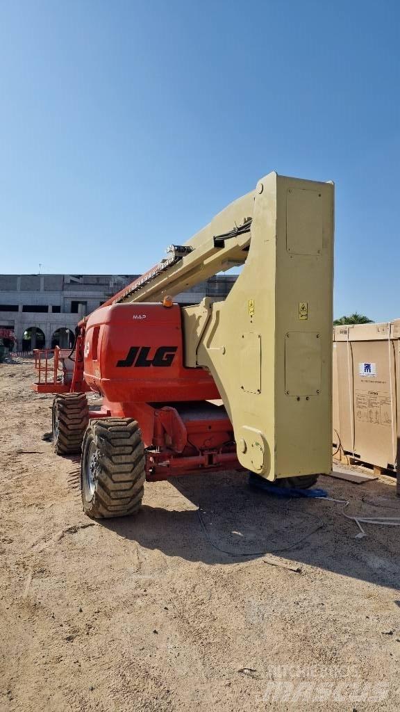 JLG 800AJ Bomliftar