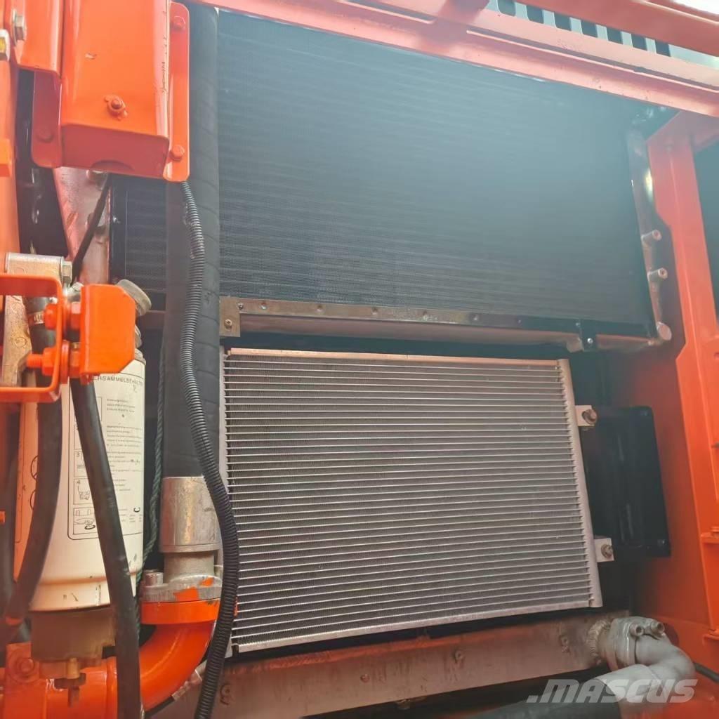 Doosan DX 300 Bandgrävare