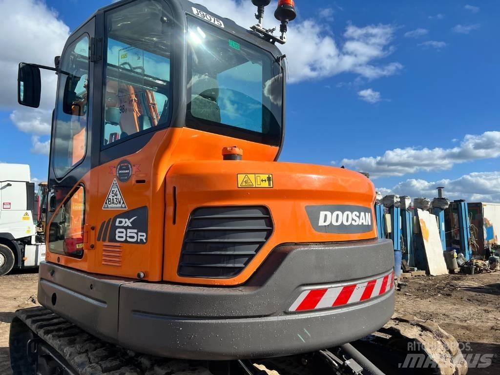Doosan DX 85 R Midigrävmaskiner 7t - 12t