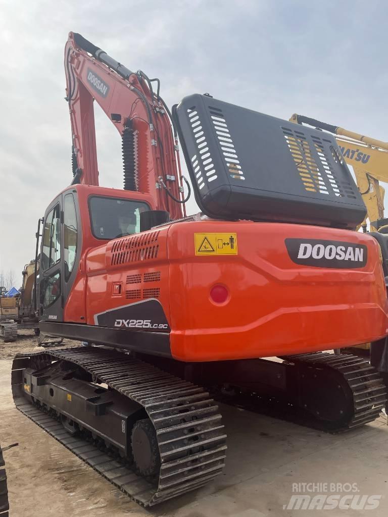 Doosan DX 225LC-9C Bandgrävare