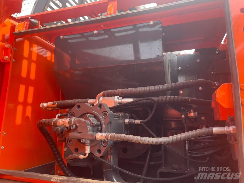 Doosan DX 225LC-9C Bandgrävare