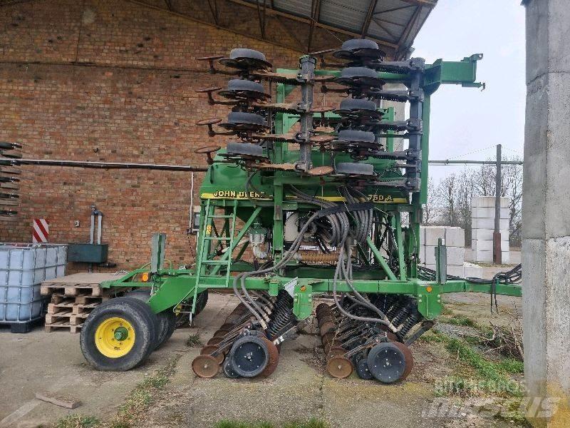 John Deere 750A Lantbruk - Övrigt